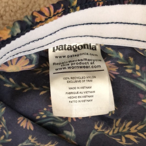 Rare Patagonia Baggies Shorts, Sold Out Floral Pattern, EUC size Small - Picture 6 of 6